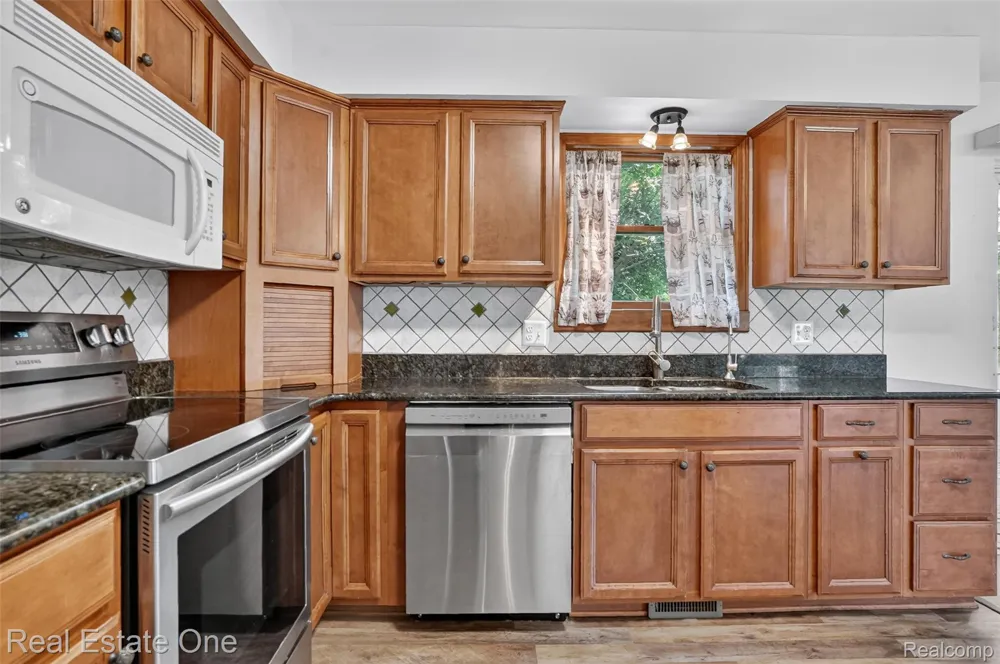 7990 Tower Road Salem Township, MI 48178