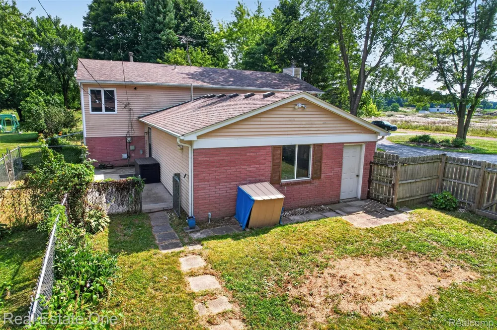 7990 Tower Road Salem Township, MI 48178