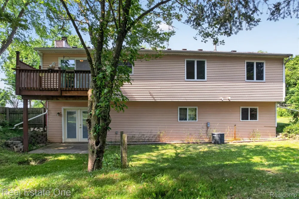 7990 Tower Road Salem Township, MI 48178