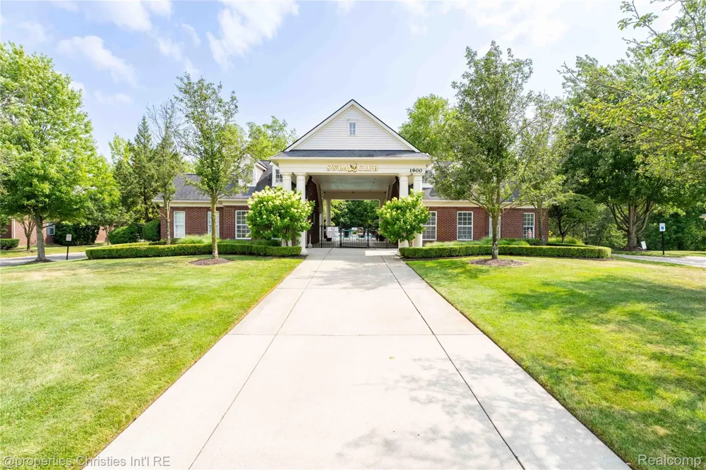 35104 Emma Circle Commerce Charter Township, MI 48390