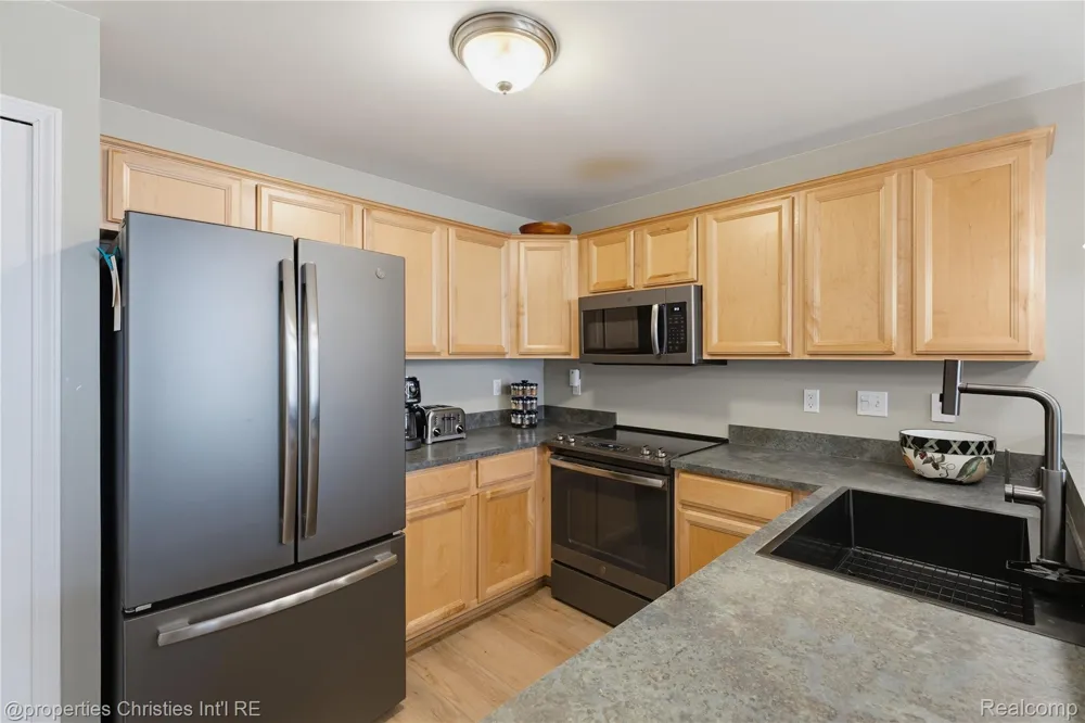 35104 Emma Circle Commerce Charter Township, MI 48390