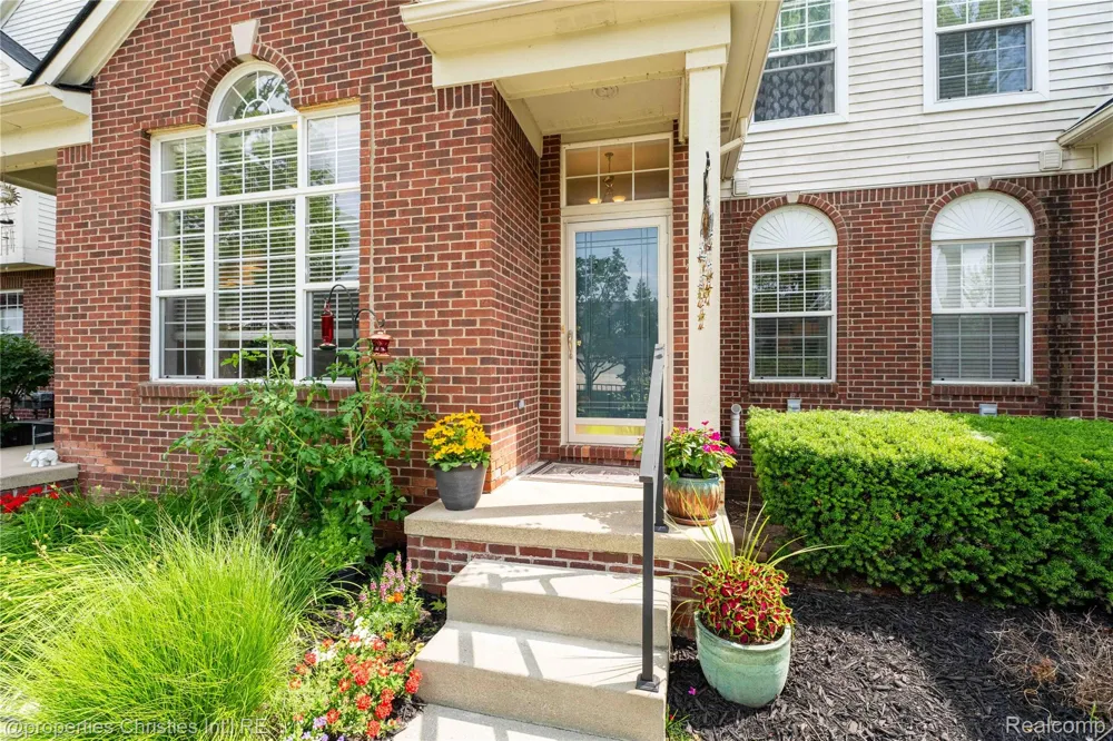 35104 Emma Circle Commerce Charter Township, MI 48390