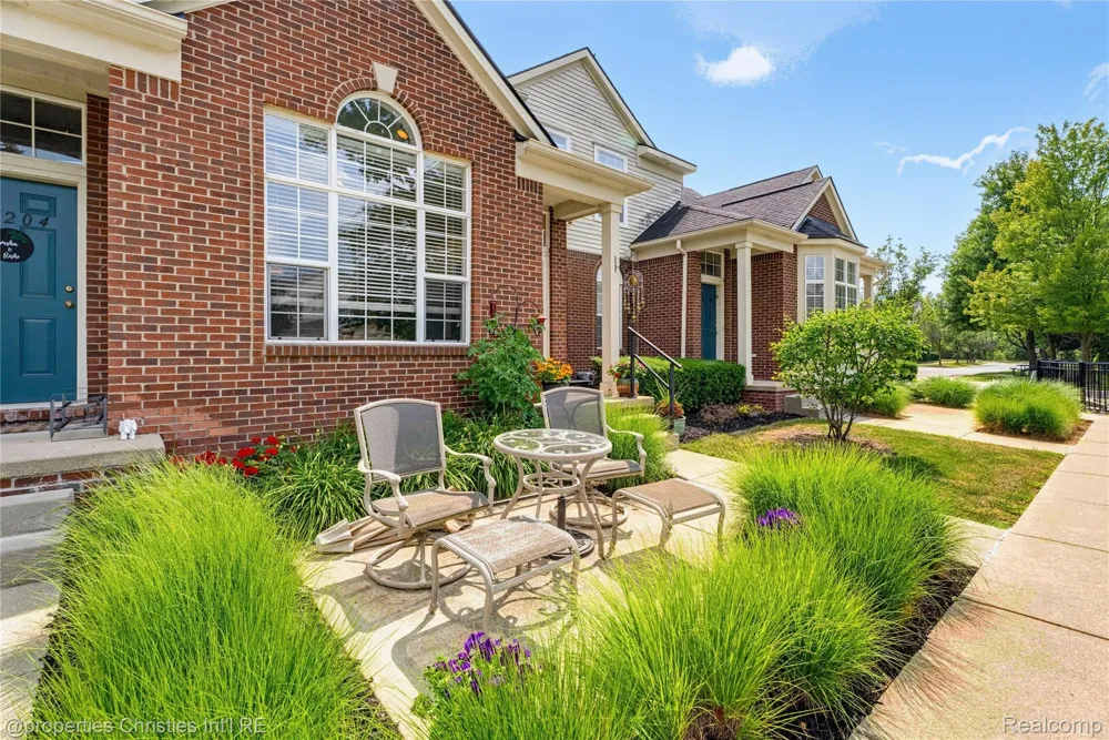 35104 Emma Circle Commerce Charter Township, MI 48390