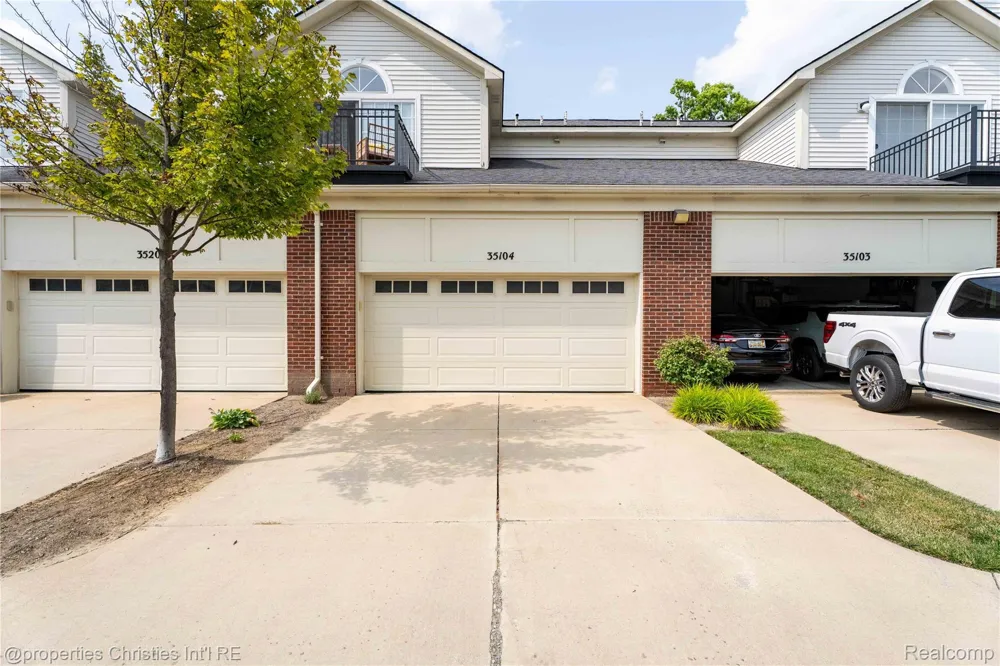 35104 Emma Circle Commerce Charter Township, MI 48390