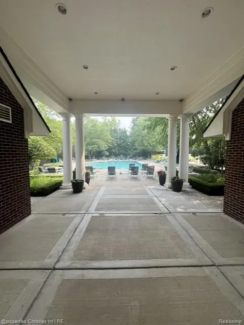 35104 Emma Circle Commerce Charter Township, MI 48390