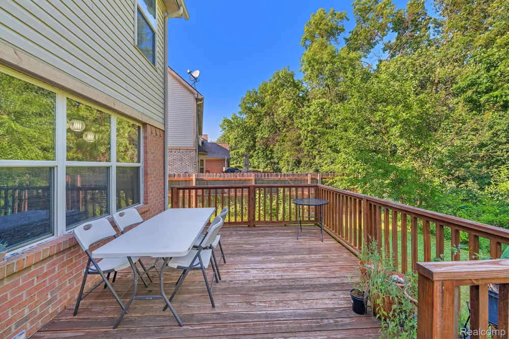 26923 Pepperwood Drive Woodhaven City, MI 48183