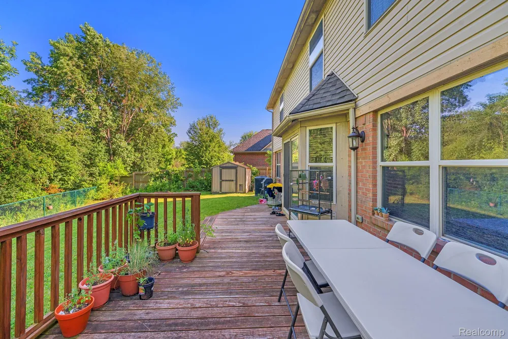 26923 Pepperwood Drive Woodhaven City, MI 48183