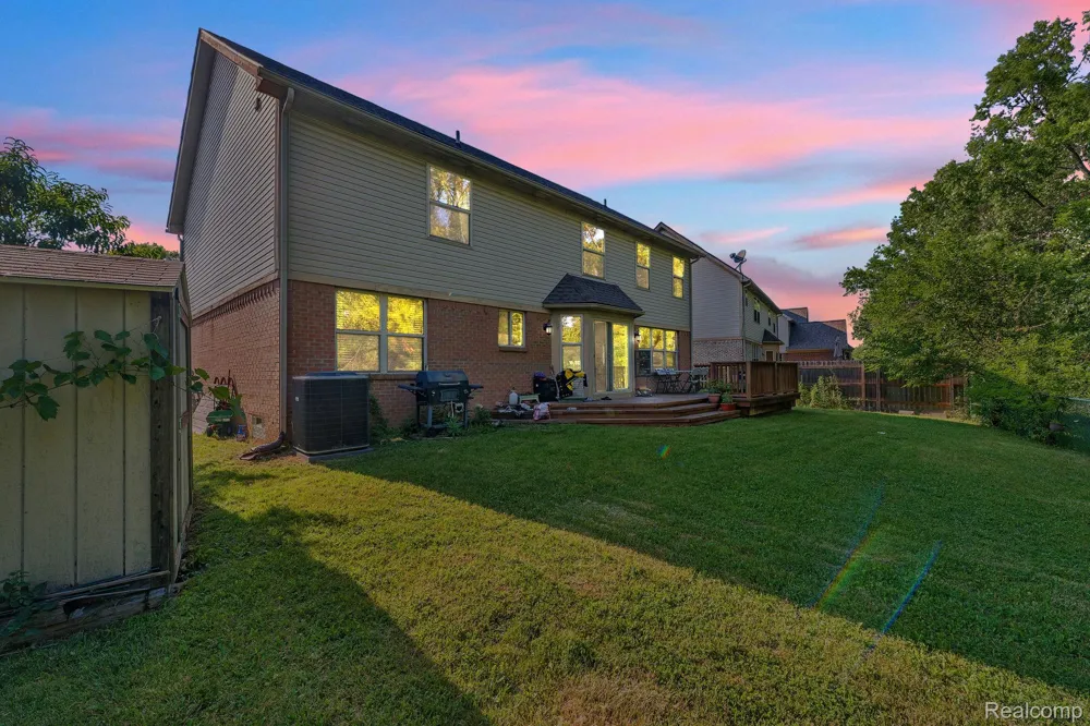 26923 Pepperwood Drive Woodhaven City, MI 48183