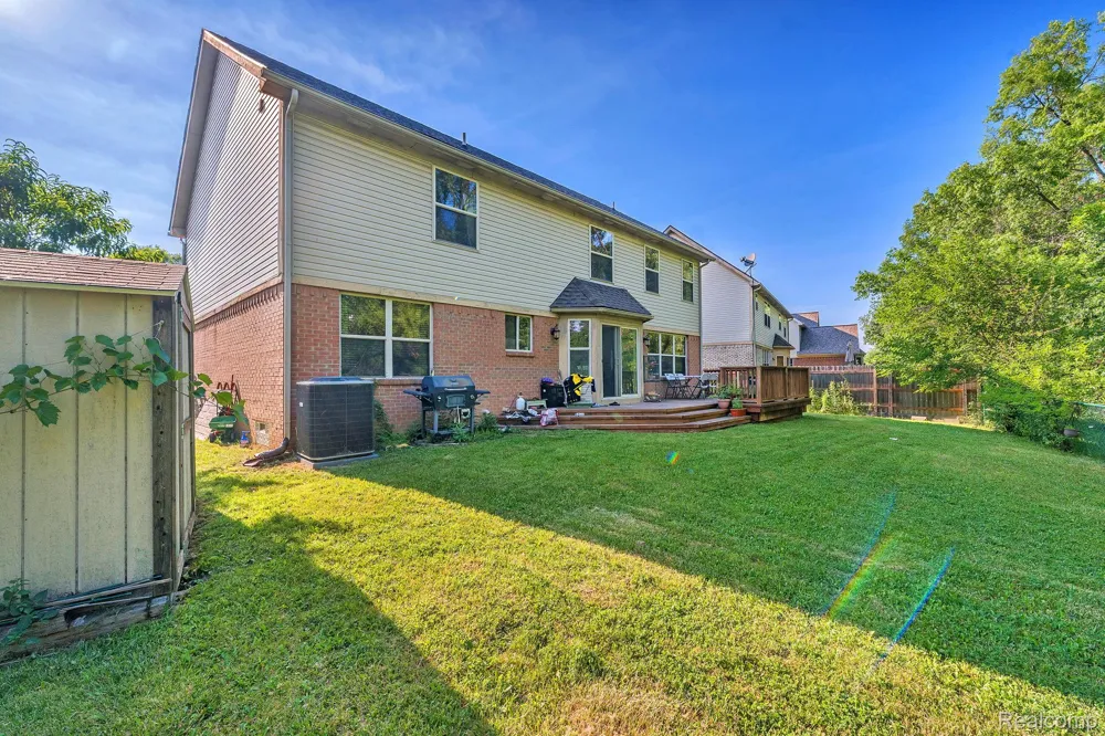 26923 Pepperwood Drive Woodhaven City, MI 48183