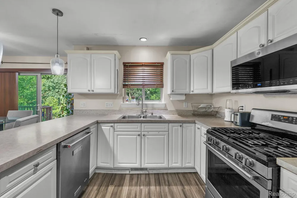 26923 Pepperwood Drive Woodhaven City, MI 48183