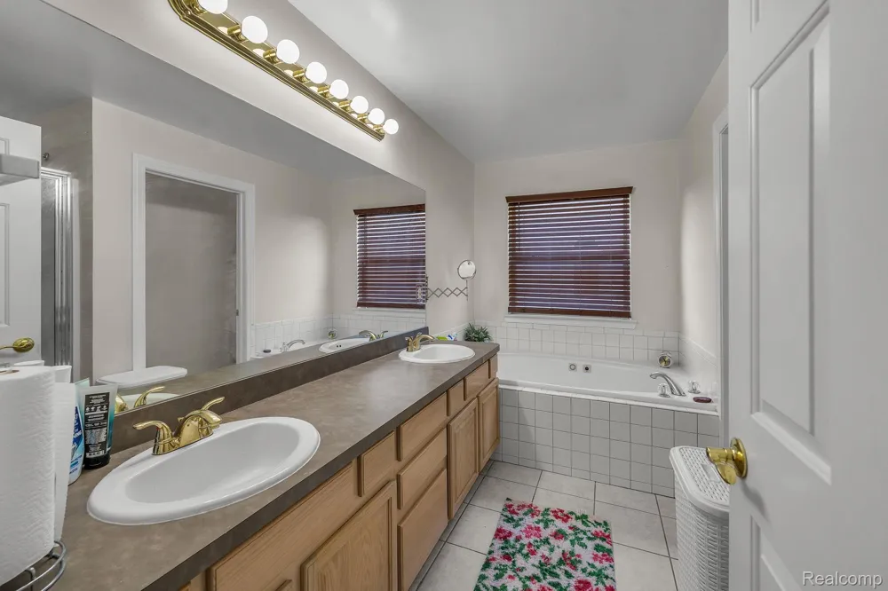26923 Pepperwood Drive Woodhaven City, MI 48183