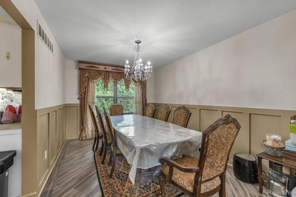 26923 Pepperwood Drive Woodhaven City, MI 48183