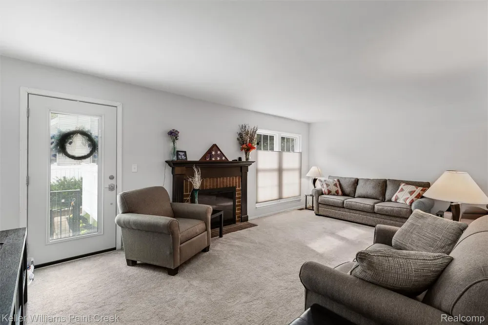 21110 E Glen Haven Circle Novi City, MI 48167
