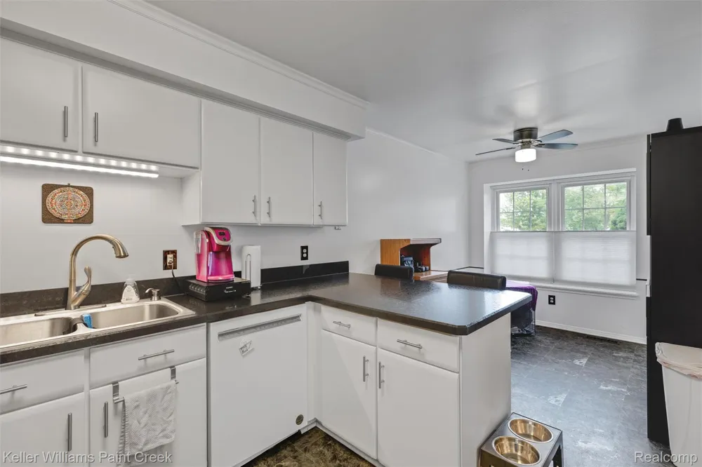 21110 E Glen Haven Circle Novi City, MI 48167