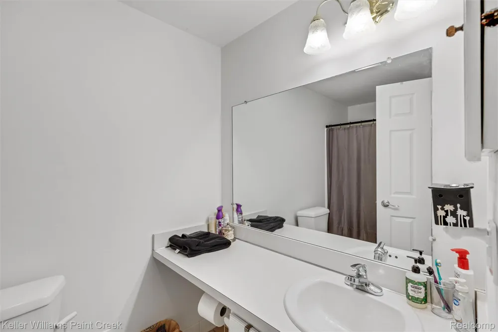 21110 E Glen Haven Circle Novi City, MI 48167