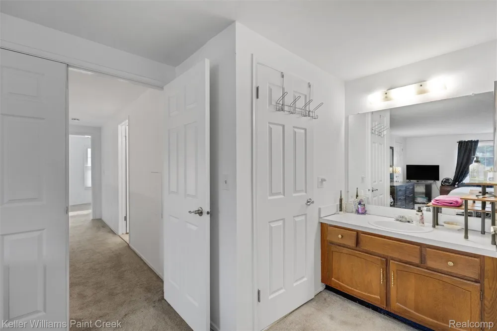 21110 E Glen Haven Circle Novi City, MI 48167