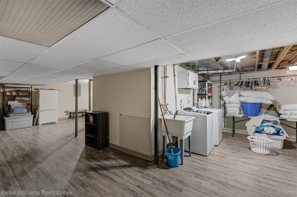 21110 E Glen Haven Circle Novi City, MI 48167