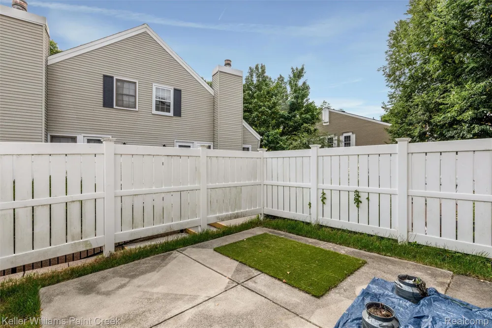21110 E Glen Haven Circle Novi City, MI 48167