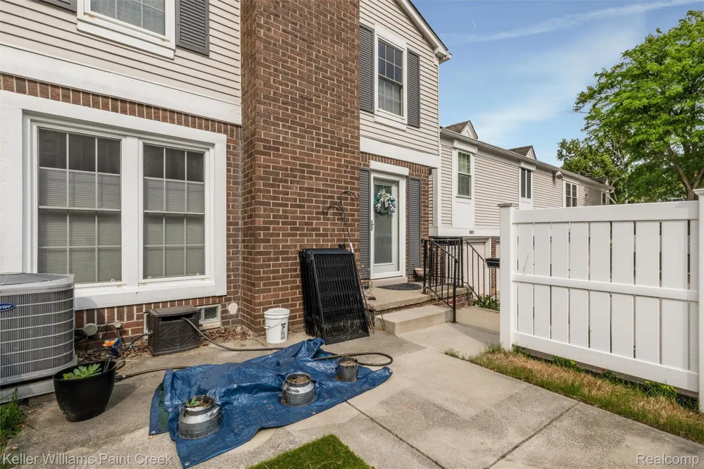 21110 E Glen Haven Circle Novi City, MI 48167
