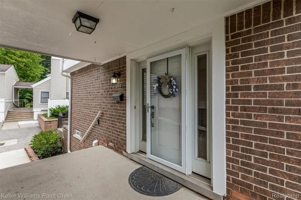 21110 E Glen Haven Circle Novi City, MI 48167