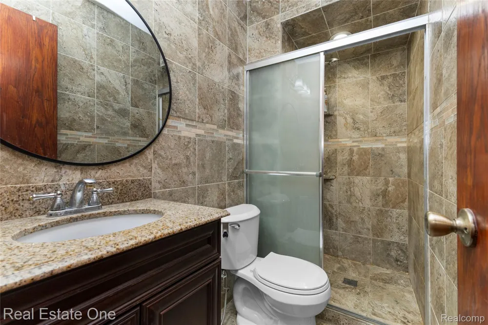 37719 Adrian Drive Sterling Heights City, MI 48310