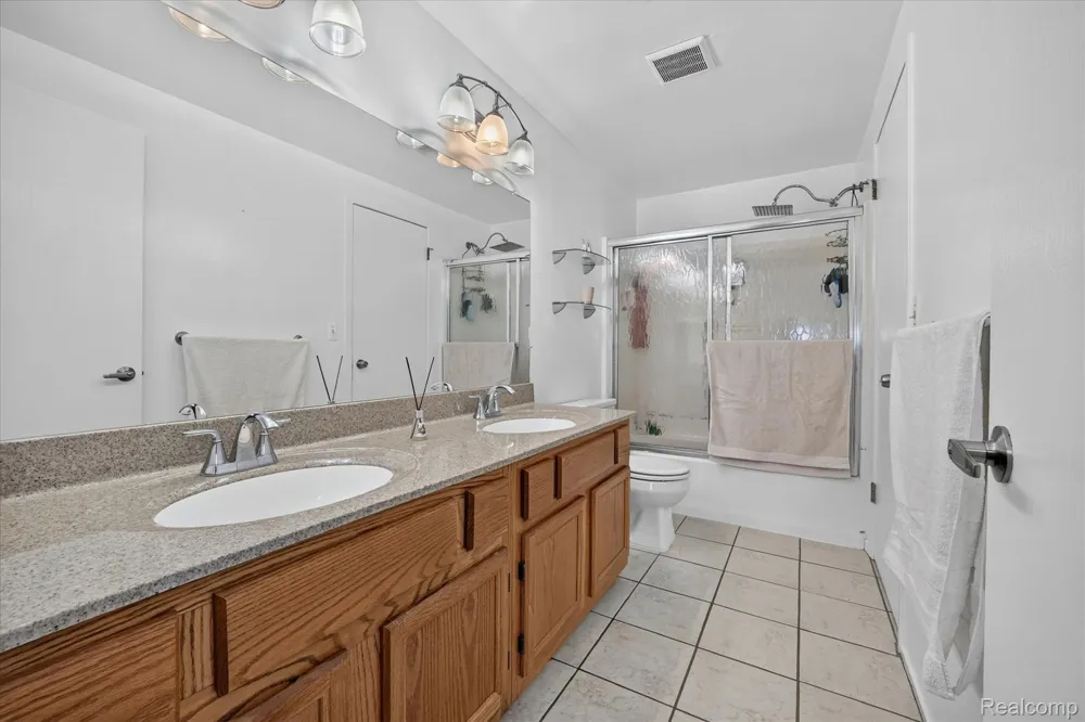 22757 Forestbrook Lane Brownstown Charter Township, MI 48134
