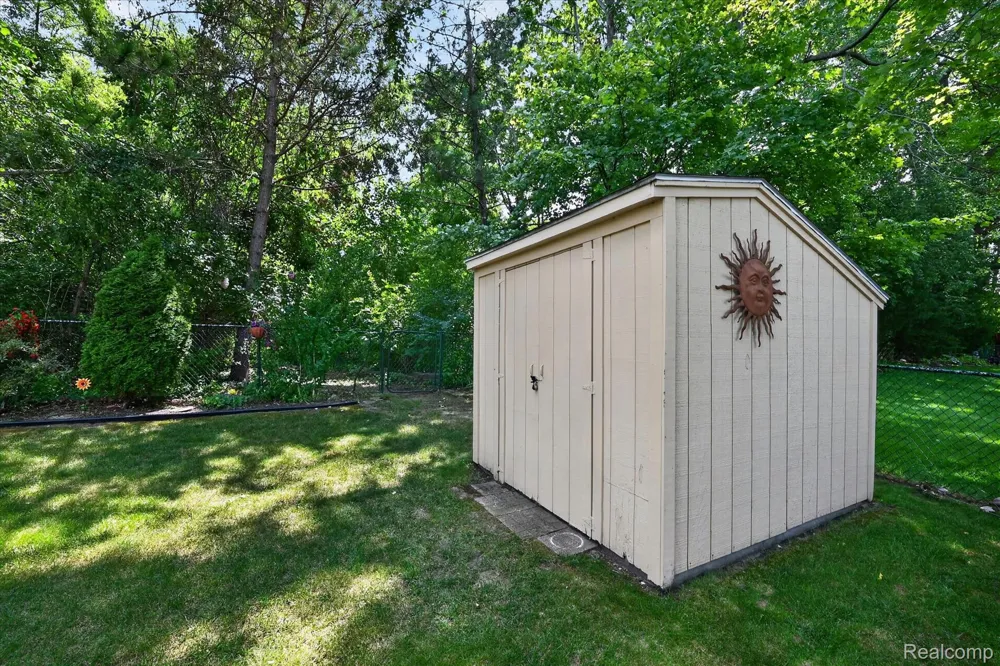 22757 Forestbrook Lane Brownstown Charter Township, MI 48134