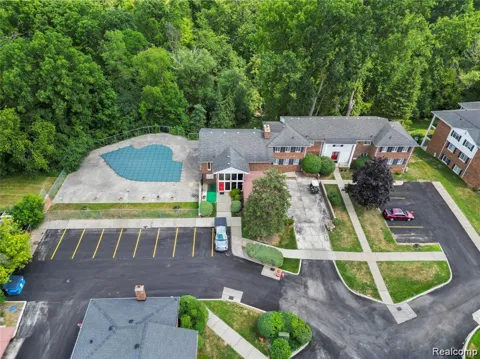 25307 Shiawassee Circle #202