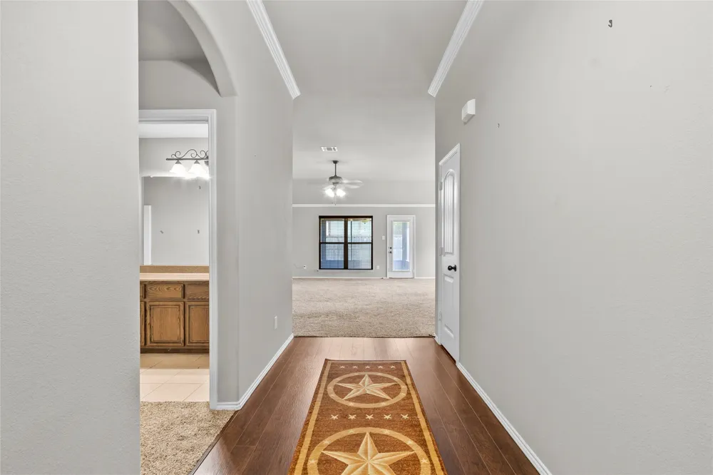 915 Sage Meadow Drive Glenn Heights, TX 75154