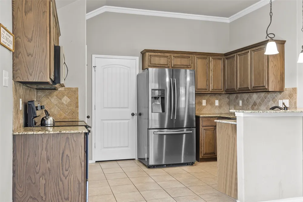 915 Sage Meadow Drive Glenn Heights, TX 75154