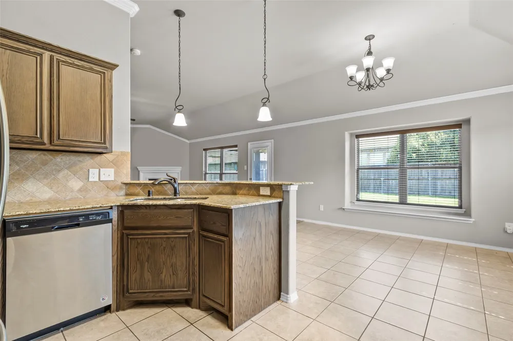 915 Sage Meadow Drive Glenn Heights, TX 75154
