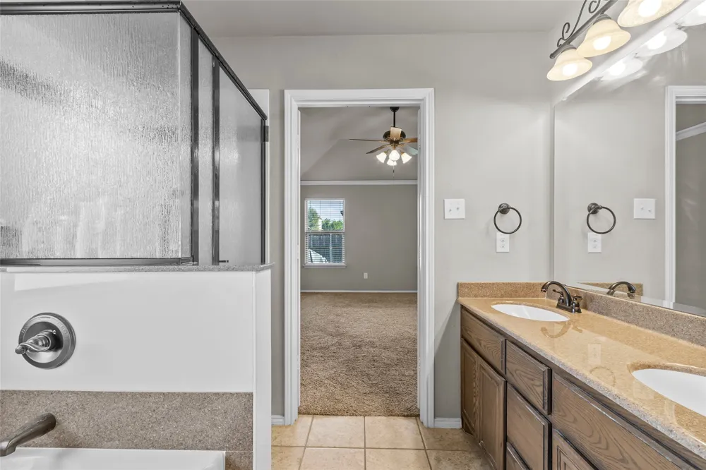 915 Sage Meadow Drive Glenn Heights, TX 75154