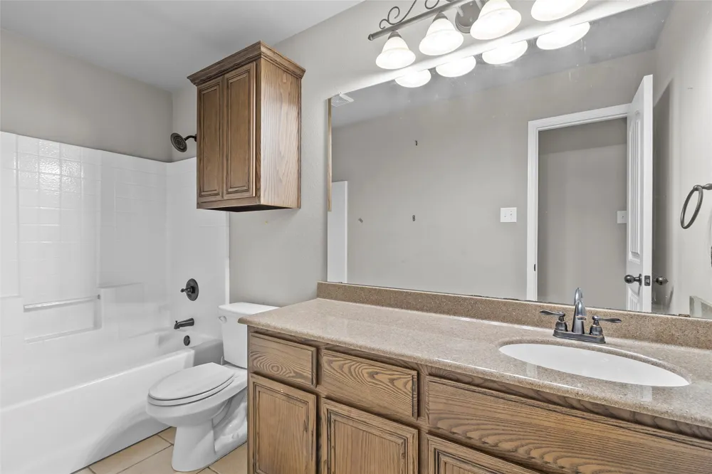 915 Sage Meadow Drive Glenn Heights, TX 75154
