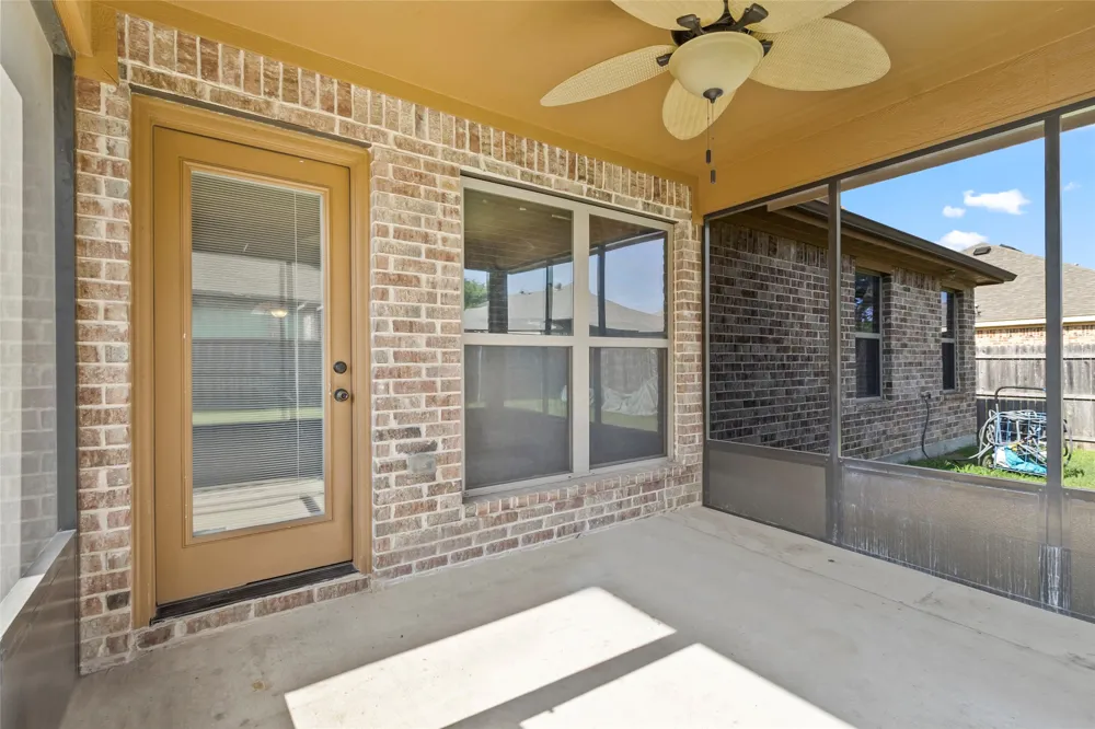915 Sage Meadow Drive Glenn Heights, TX 75154