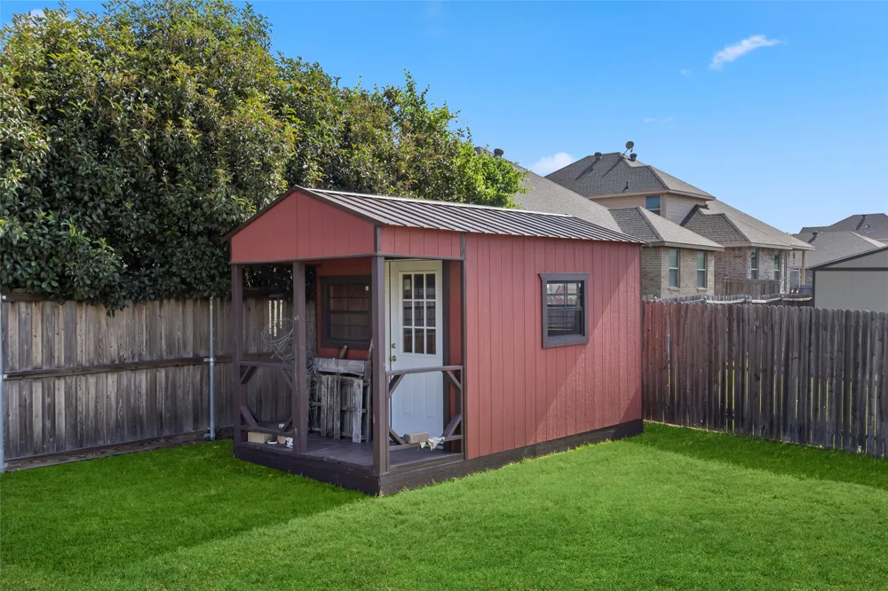 915 Sage Meadow Drive Glenn Heights, TX 75154