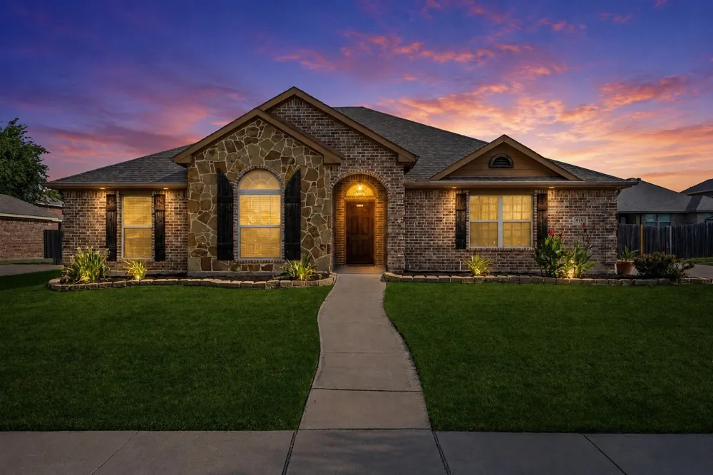 915 Sage Meadow Drive Glenn Heights, TX 75154