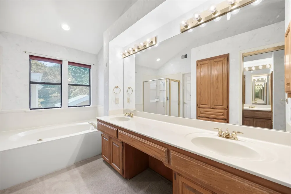 9959 Waterfront Trail Rowlett, TX 75087