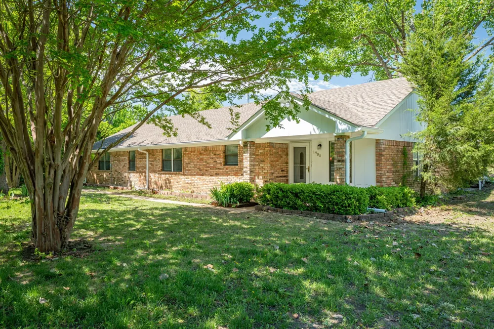1905 Shady Lane Lucas, TX 75002