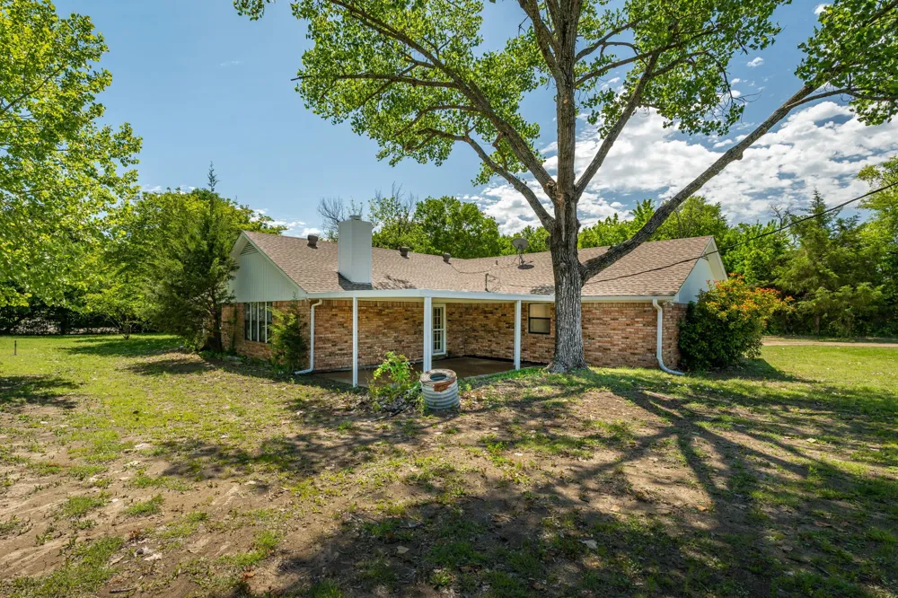 1905 Shady Lane Lucas, TX 75002