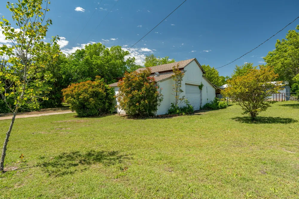 1905 Shady Lane Lucas, TX 75002
