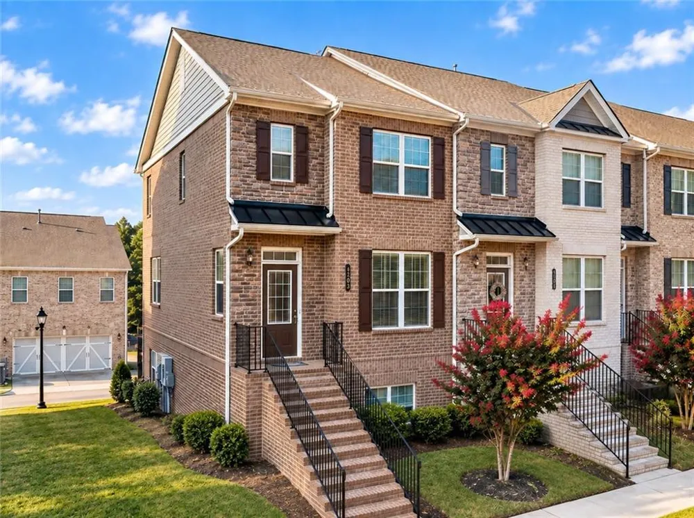 2695 La Rive Drive Duluth, GA 30097