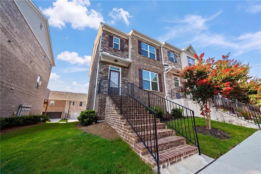 2695 La Rive Drive Duluth, GA 30097