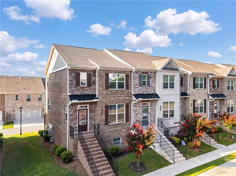 2695 La Rive Drive Duluth, GA 30097