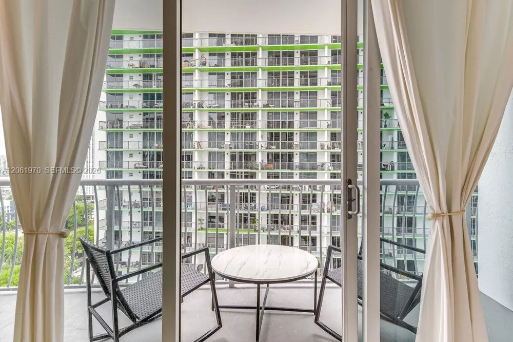 1750 Bayshore Dr #1909 Miami, FL 33132
