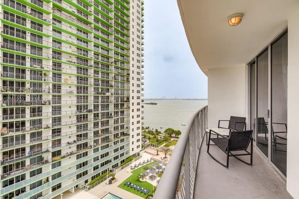 1750 Bayshore Dr #1909 Miami, FL 33132