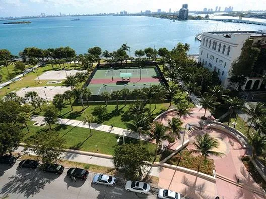 1750 Bayshore Dr #1909 Miami, FL 33132