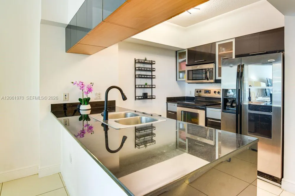 1750 Bayshore Dr #1909 Miami, FL 33132