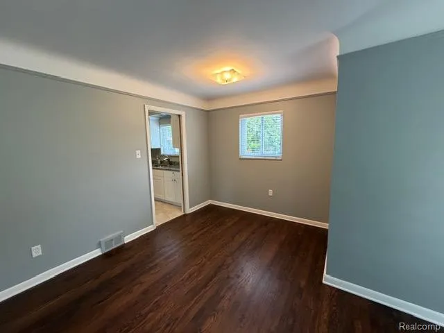 16928 Wetherby Street Beverly Hills Village, MI 48025