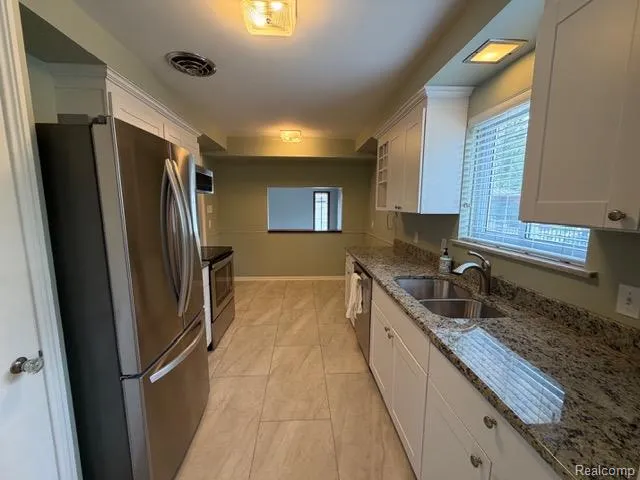 16928 Wetherby Street Beverly Hills Village, MI 48025