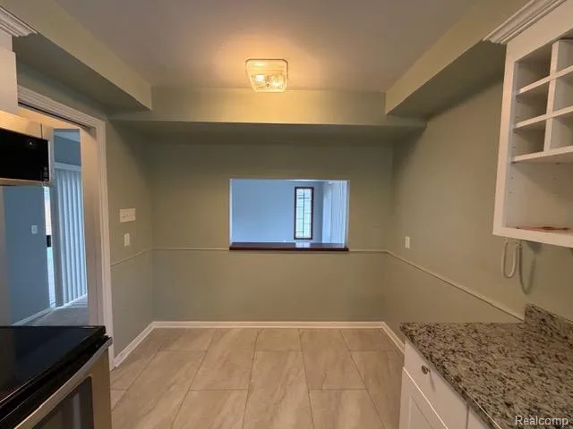 16928 Wetherby Street Beverly Hills Village, MI 48025